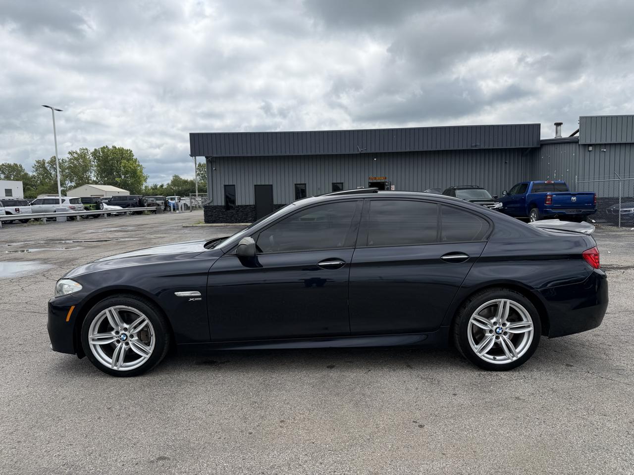 BMW 5 Series 4dr Sdn 550i xDrive AWD 2012