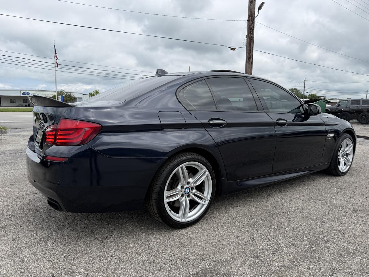 BMW 5 Series 4dr Sdn 550i xDrive AWD 2012