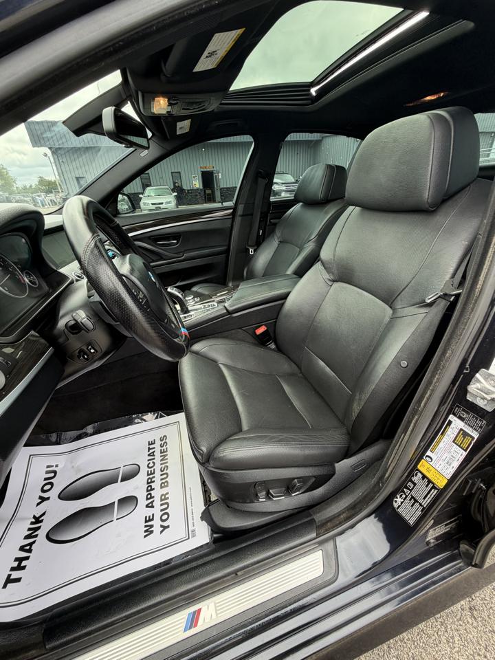 BMW 5 Series 4dr Sdn 550i xDrive AWD 2012