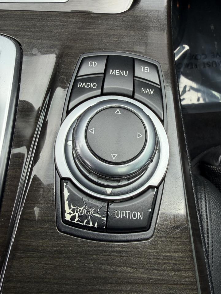 BMW 5 Series 4dr Sdn 550i xDrive AWD 2012
