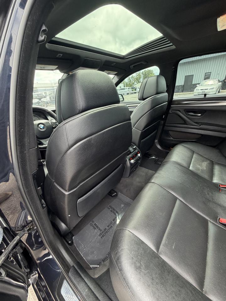 BMW 5 Series 4dr Sdn 550i xDrive AWD 2012