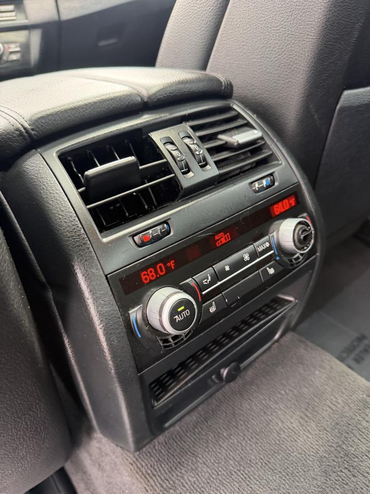 BMW 5 Series 4dr Sdn 550i xDrive AWD 2012