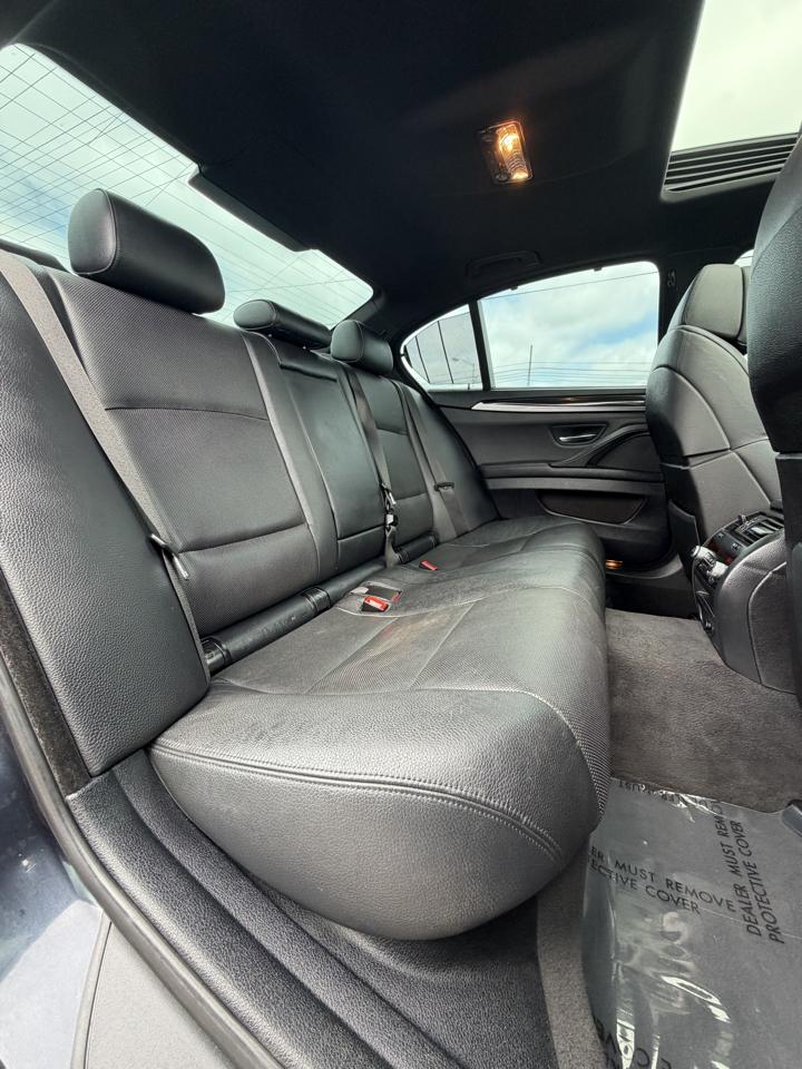 BMW 5 Series 4dr Sdn 550i xDrive AWD 2012