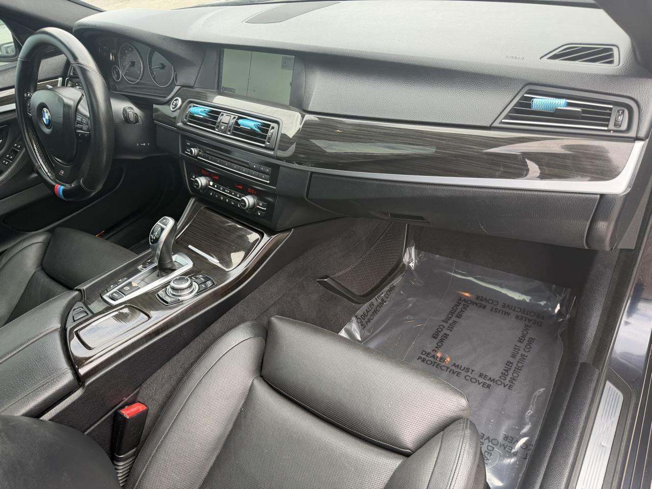 BMW 5 Series 4dr Sdn 550i xDrive AWD 2012