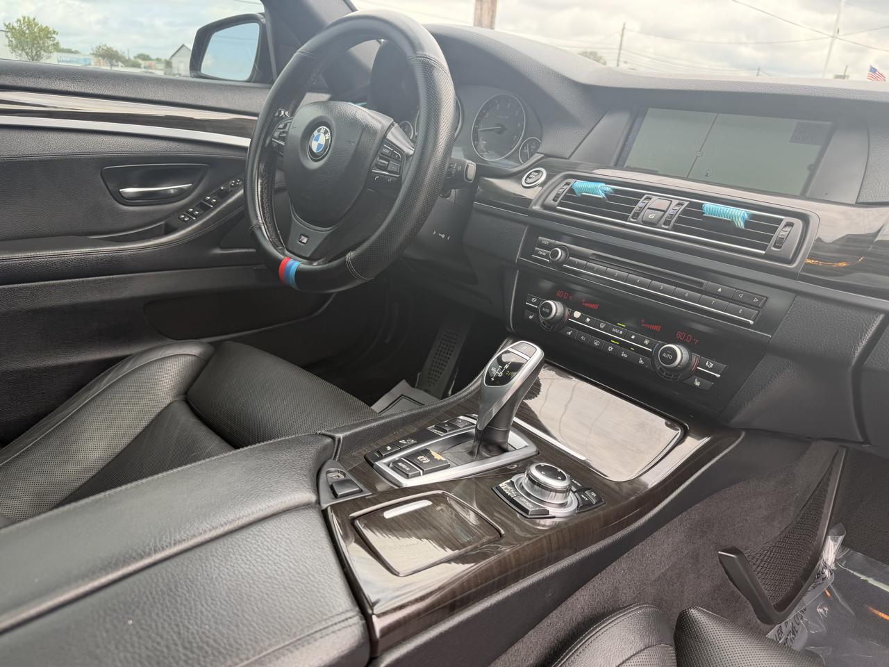 BMW 5 Series 4dr Sdn 550i xDrive AWD 2012