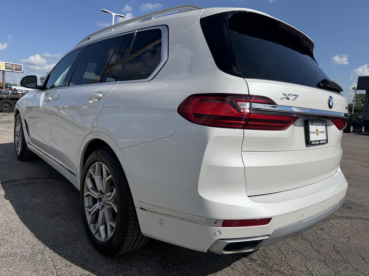 BMW X7 xDrive40i Sports Activity Vehicle 2020