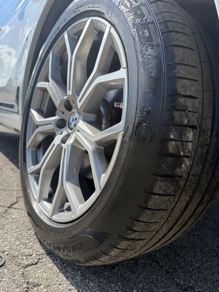 BMW X7 xDrive40i Sports Activity Vehicle 2020