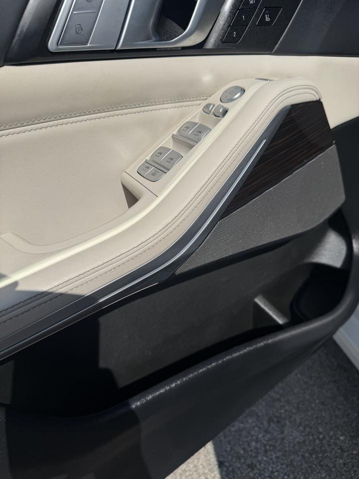 BMW X7 xDrive40i Sports Activity Vehicle 2020