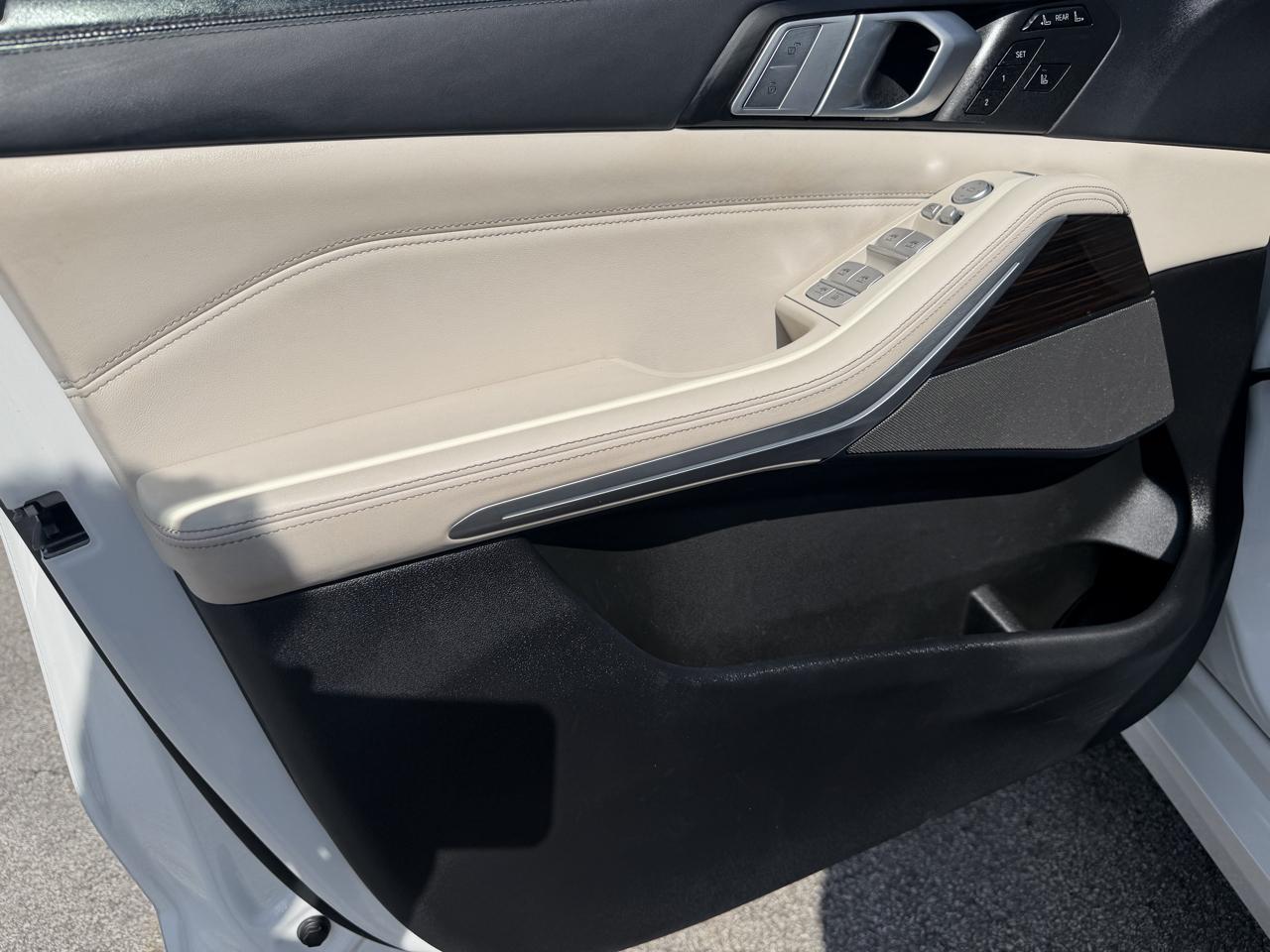 BMW X7 xDrive40i Sports Activity Vehicle 2020