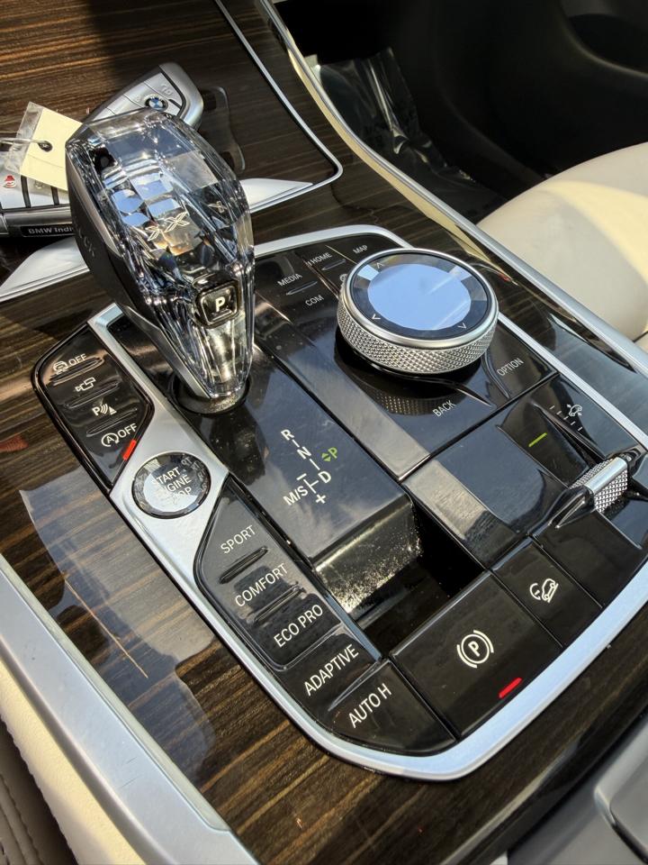 BMW X7 xDrive40i Sports Activity Vehicle 2020