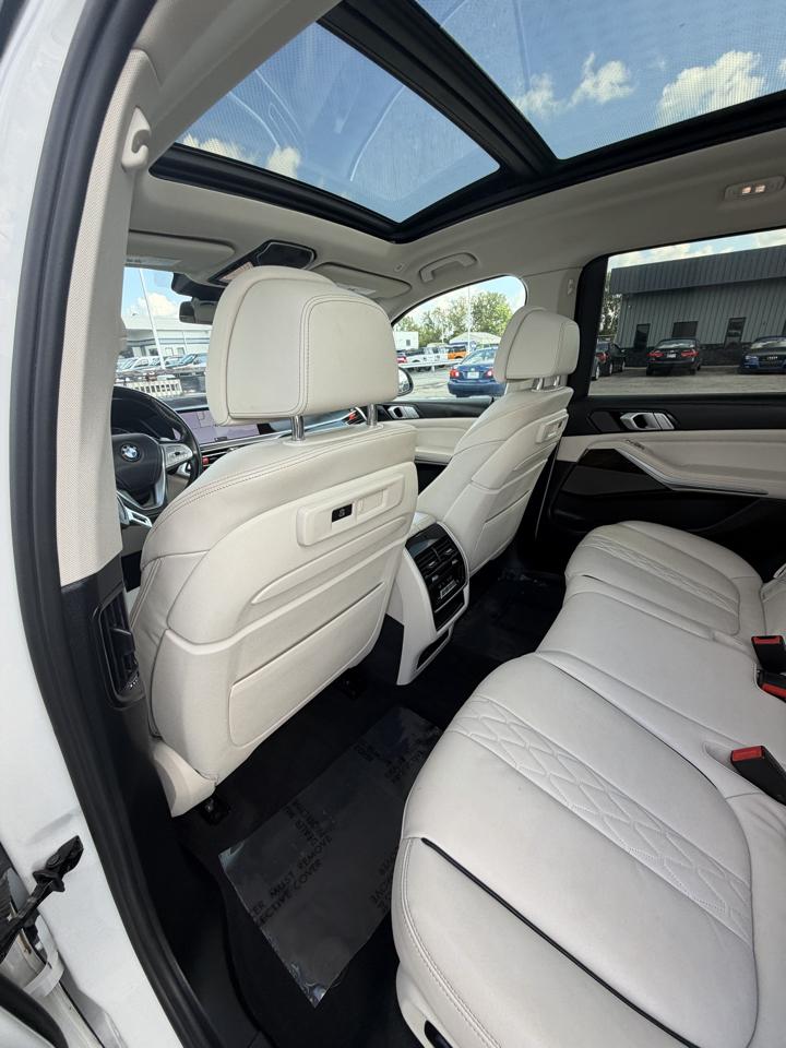 BMW X7 xDrive40i Sports Activity Vehicle 2020