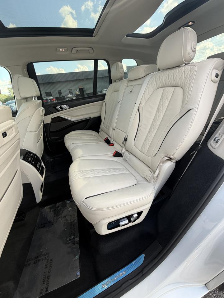 BMW X7 xDrive40i Sports Activity Vehicle 2020