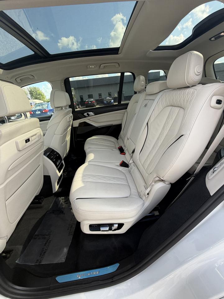 BMW X7 xDrive40i Sports Activity Vehicle 2020