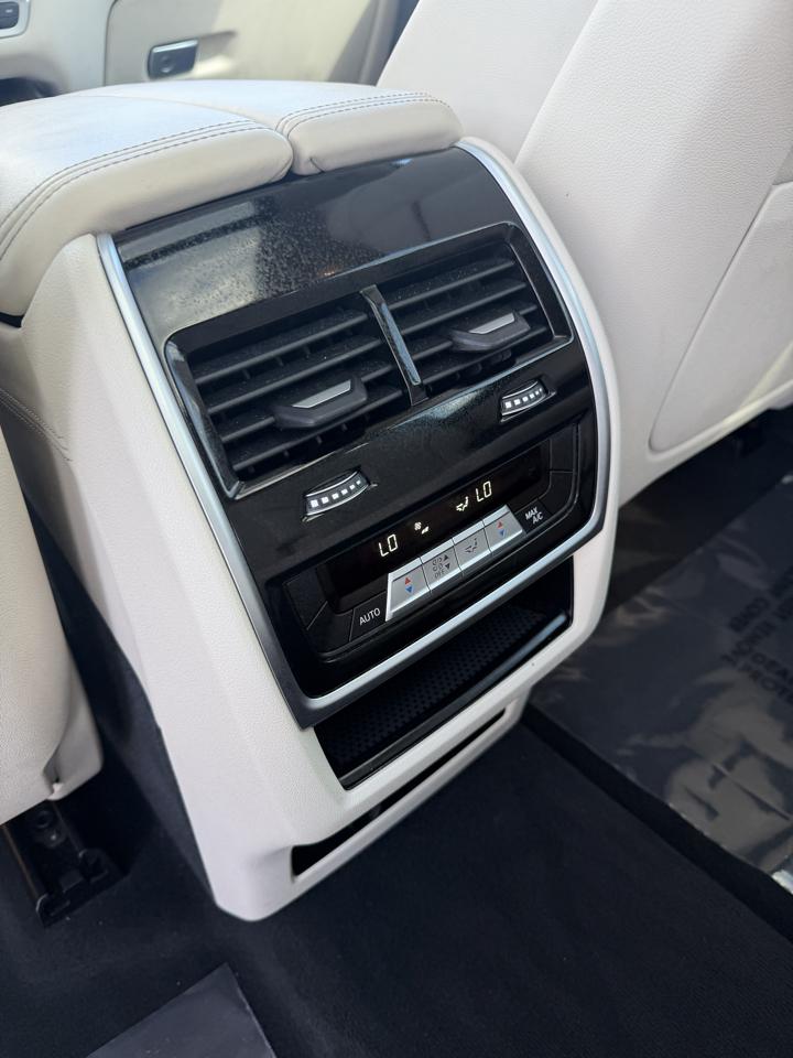 BMW X7 xDrive40i Sports Activity Vehicle 2020