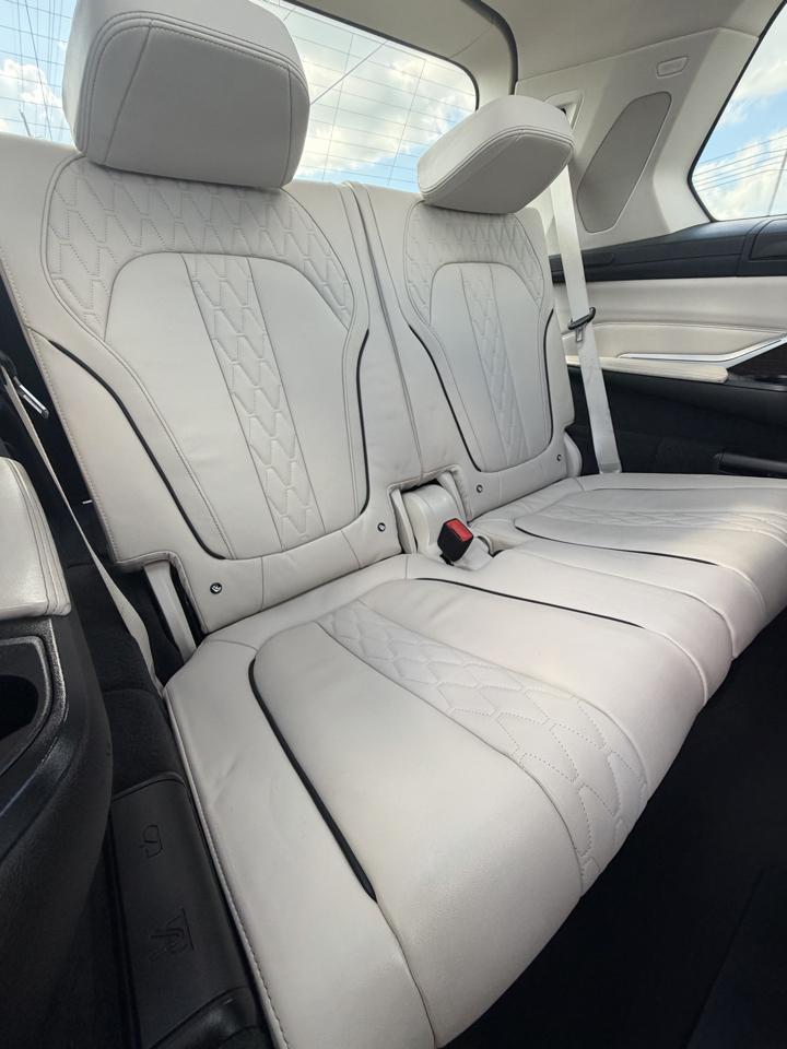 BMW X7 xDrive40i Sports Activity Vehicle 2020