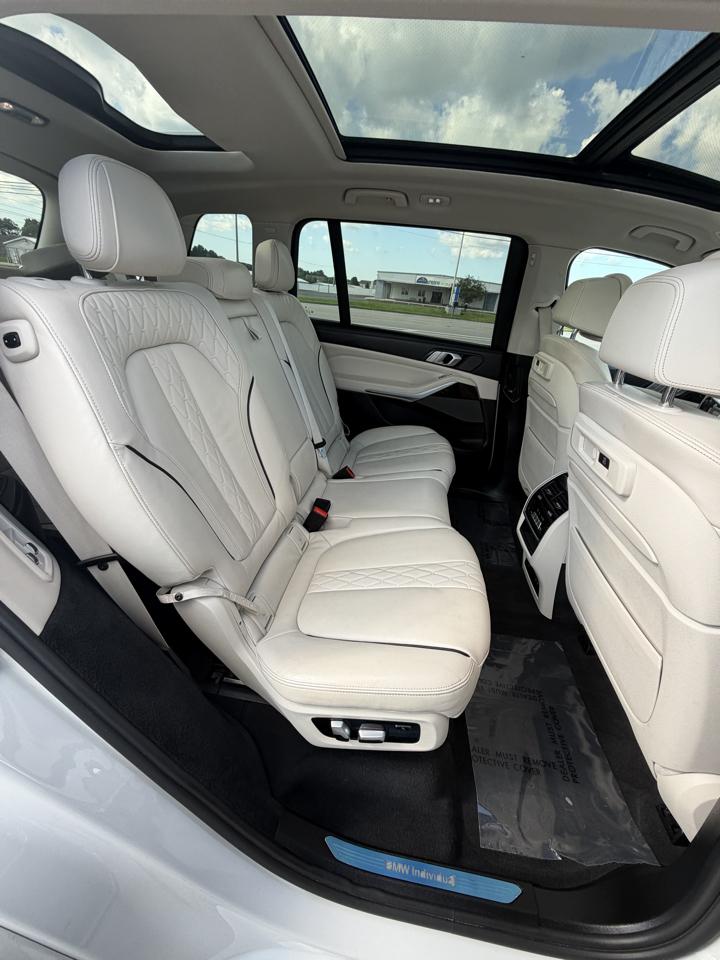 BMW X7 xDrive40i Sports Activity Vehicle 2020
