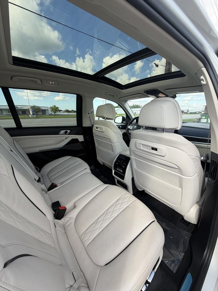 BMW X7 xDrive40i Sports Activity Vehicle 2020