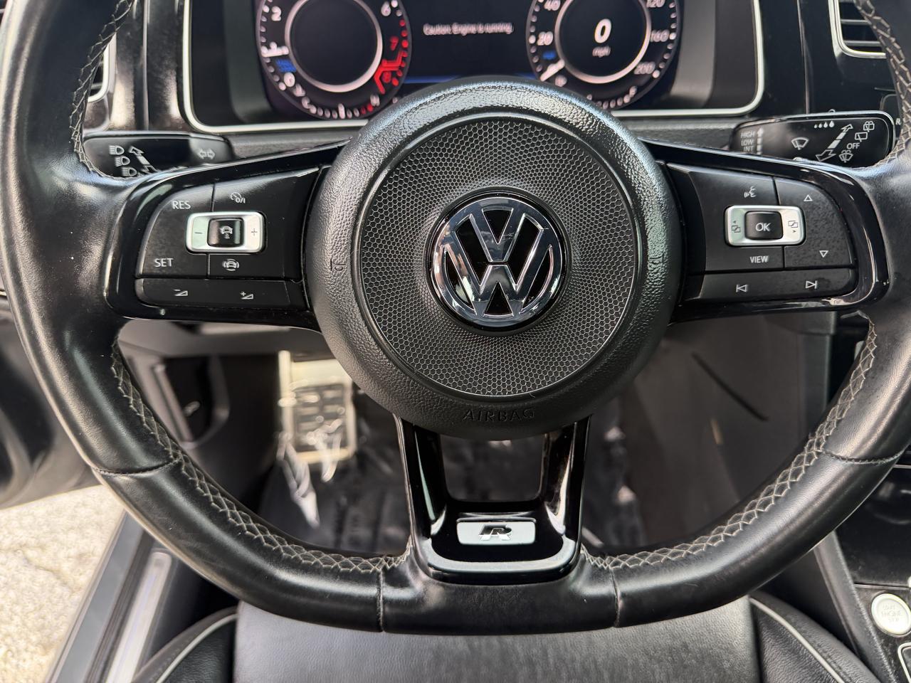 Volkswagen Golf R 2.0T Manual w/DCC/Nav 2019