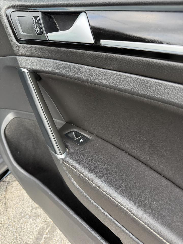 Volkswagen Golf R 2.0T Manual w/DCC/Nav 2019