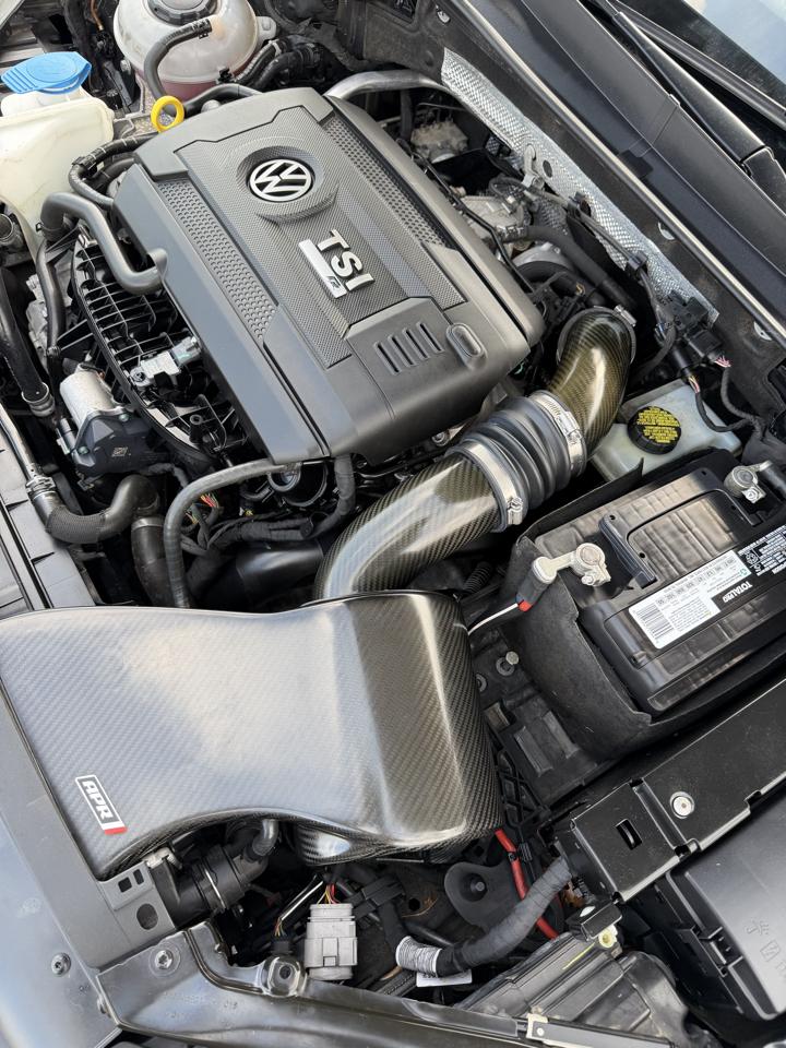 Volkswagen Golf R 2.0T Manual w/DCC/Nav 2019