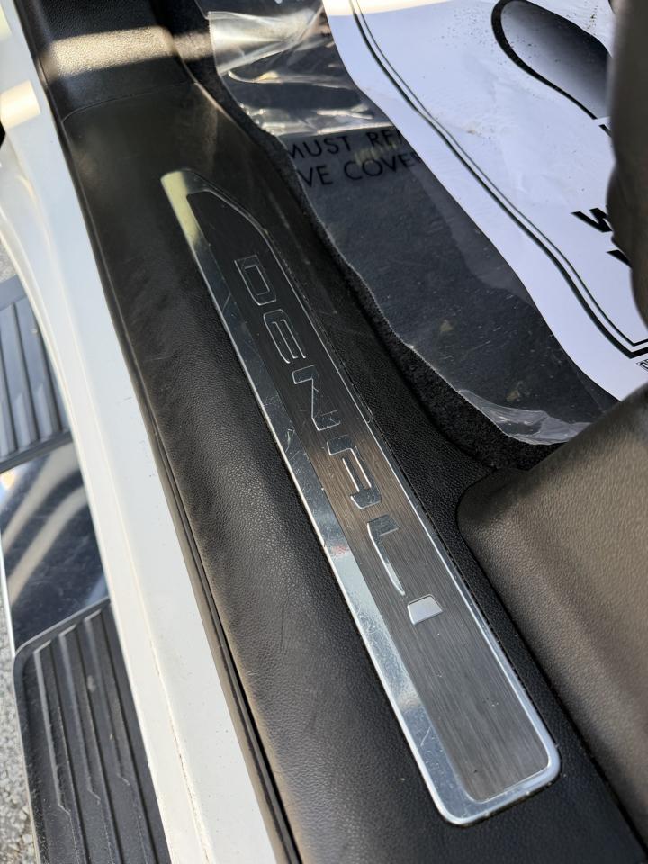 GMC Sierra 1500 4WD Crew Cab 147" Denali 2020