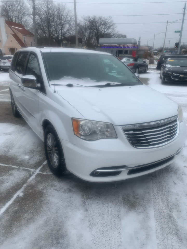 Chrysler Town & Country Touring-L 2014