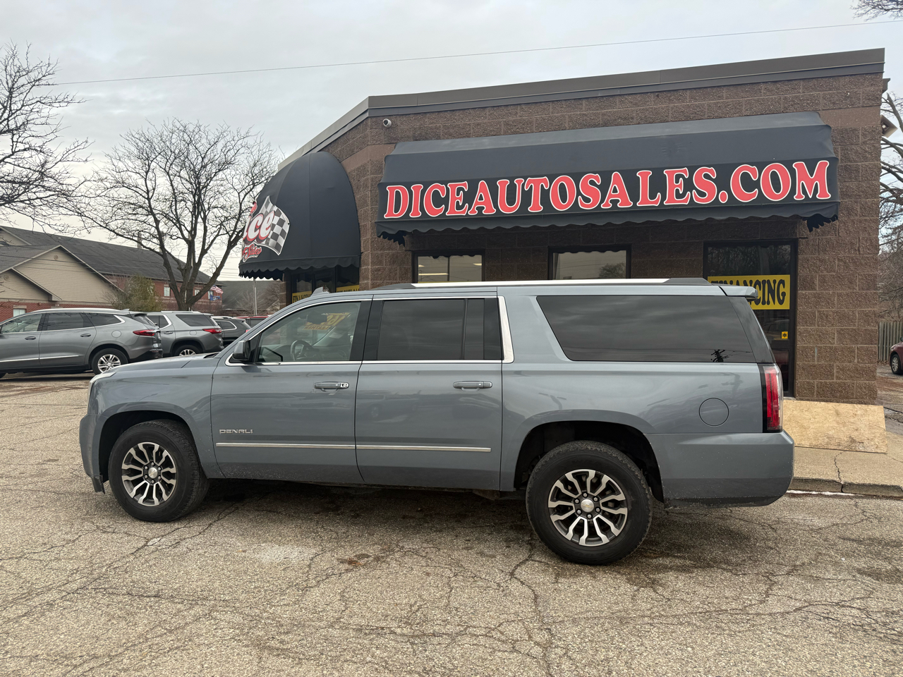 GMC Yukon Denali XL 4WD 2015