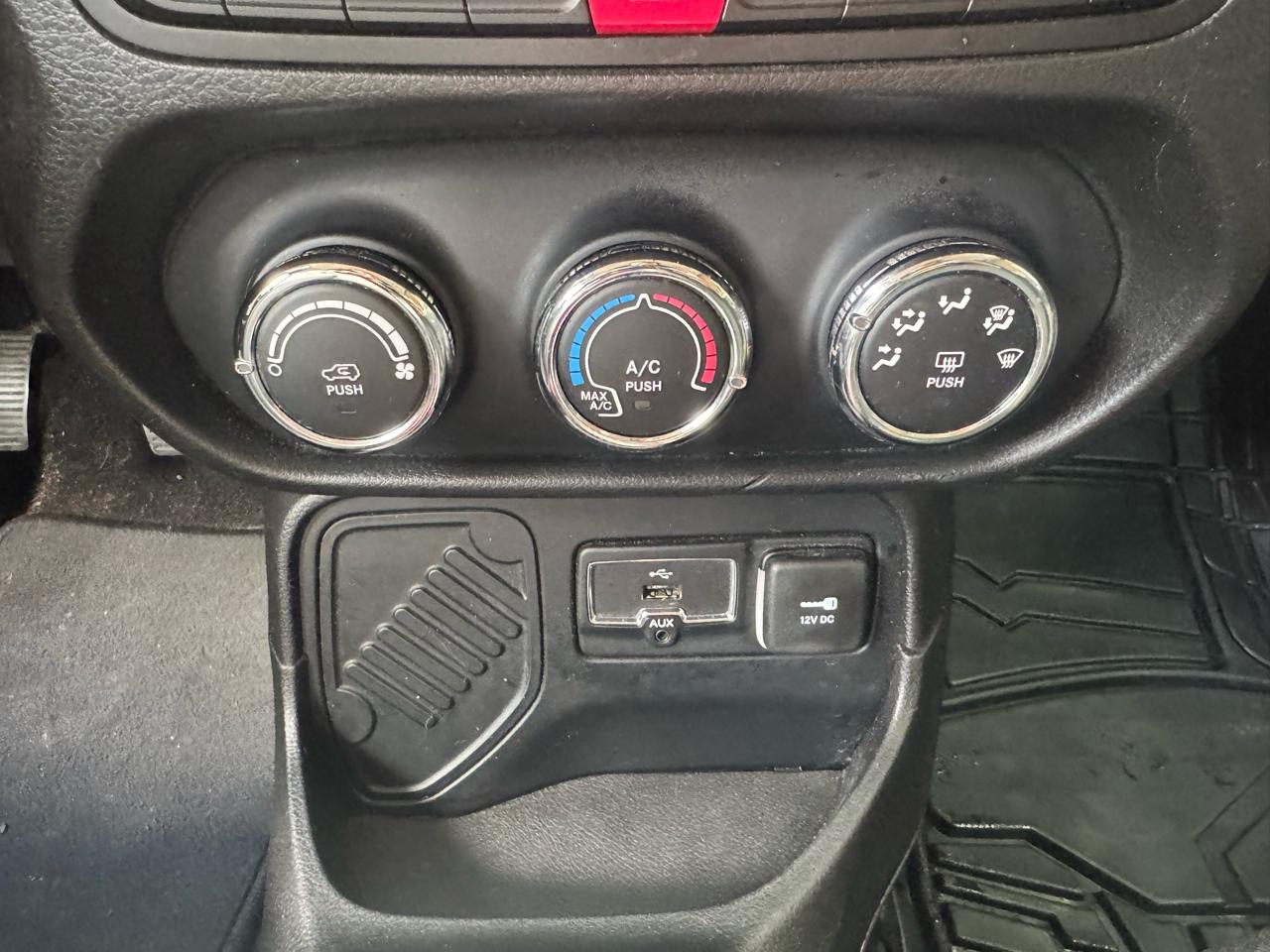 Jeep Renegade Latitude FWD 2015