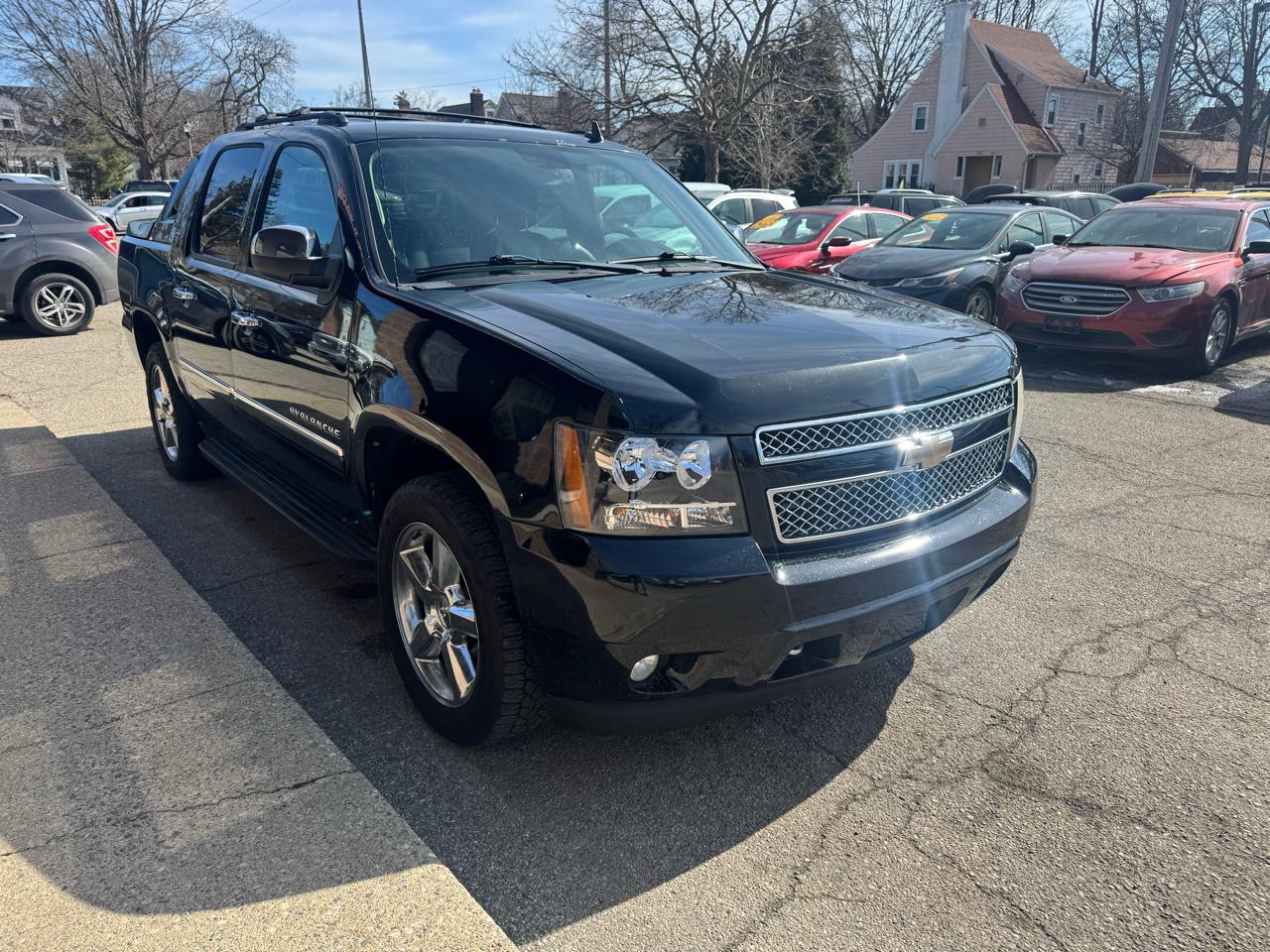 Chevrolet Avalanche LTZ 4WD 2011
