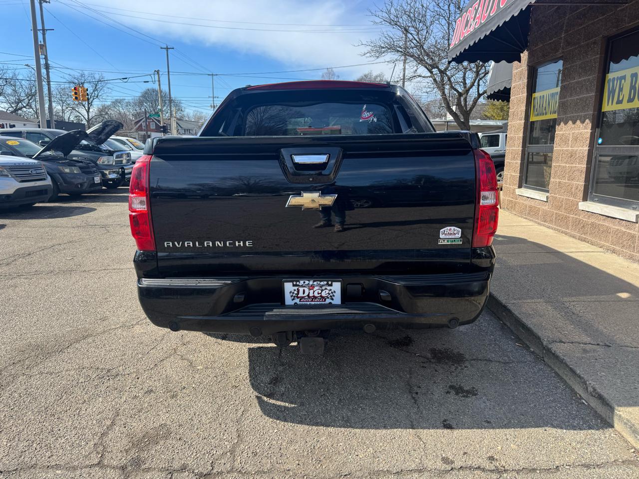 Chevrolet Avalanche LTZ 4WD 2011