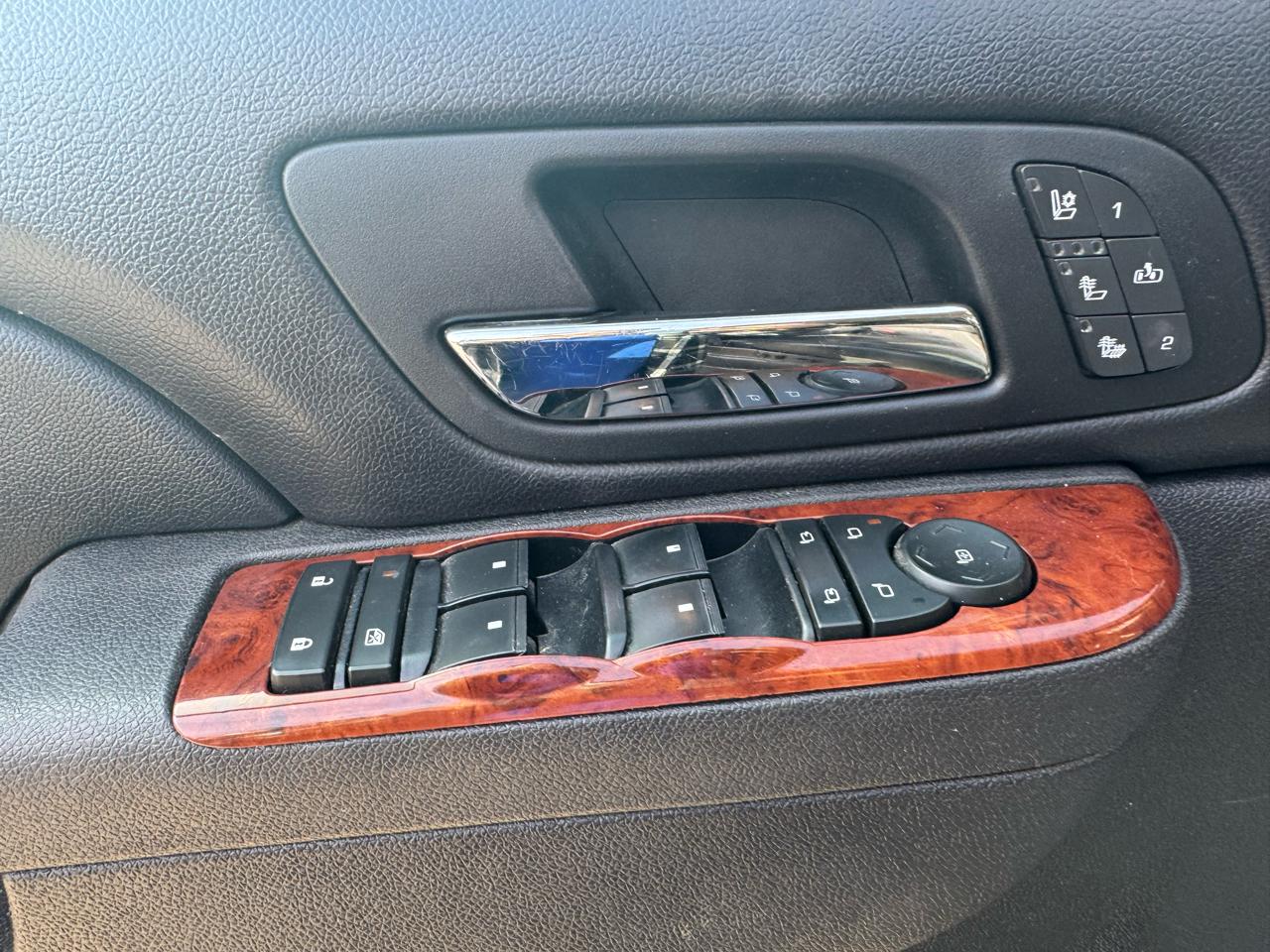 Chevrolet Avalanche LTZ 4WD 2011