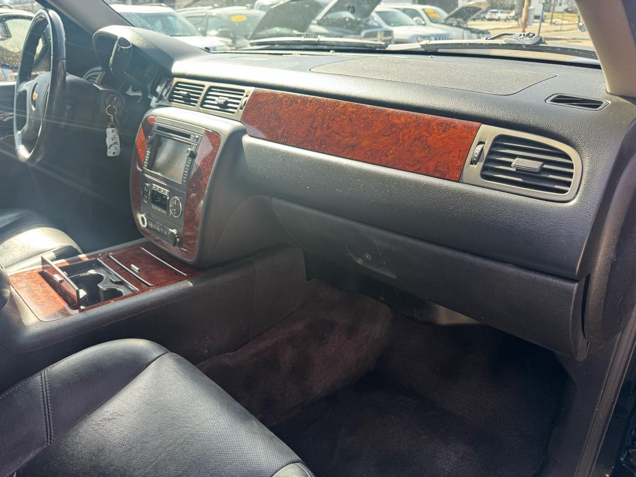 Chevrolet Avalanche LTZ 4WD 2011