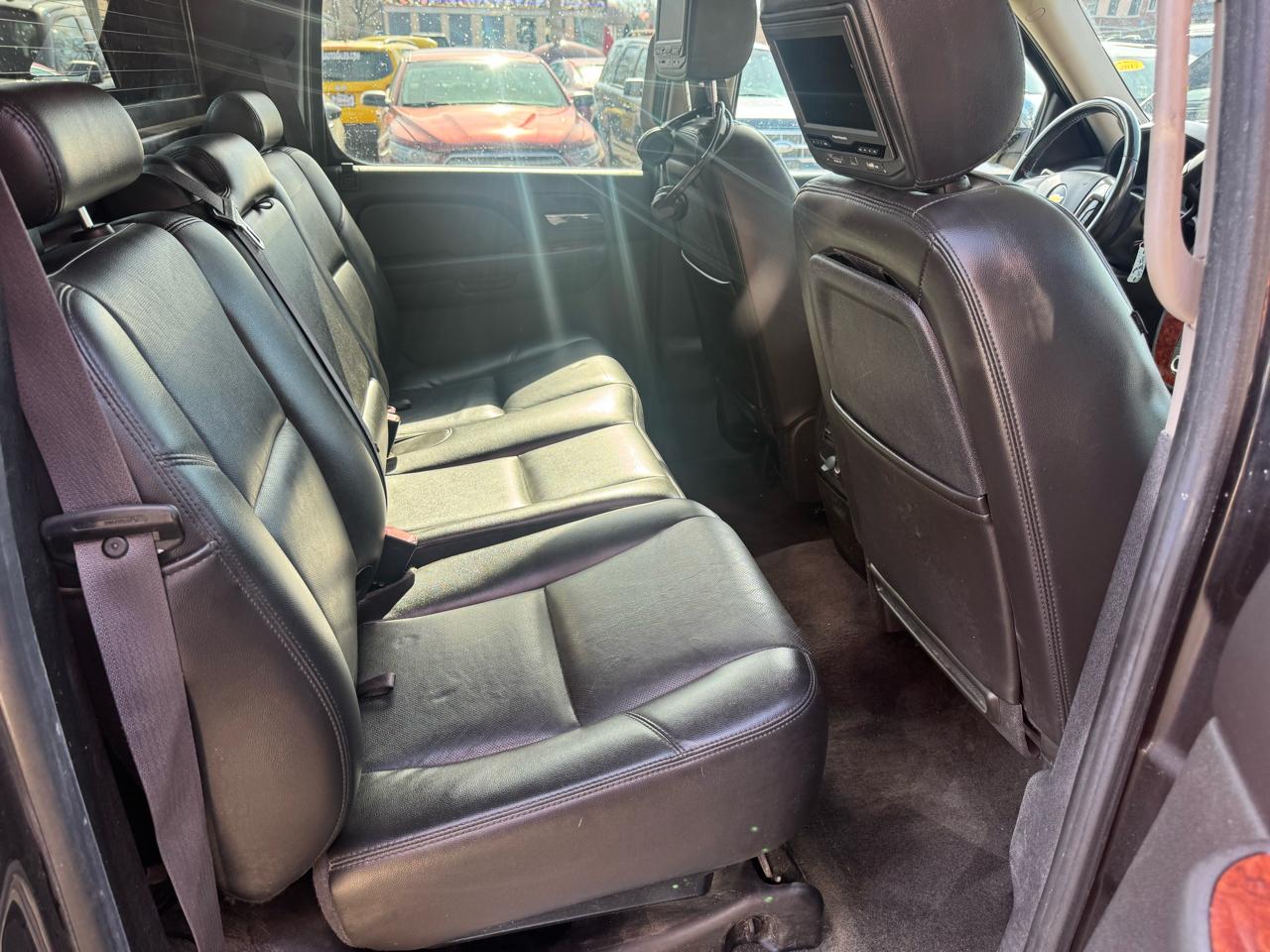 Chevrolet Avalanche LTZ 4WD 2011