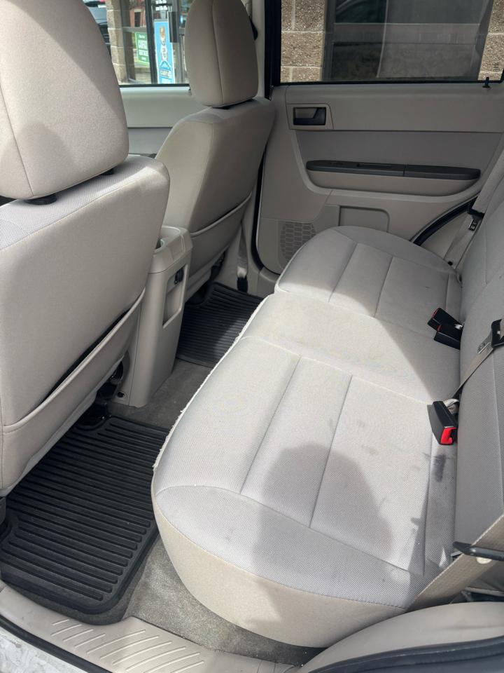 Ford Escape XLT FWD 2012