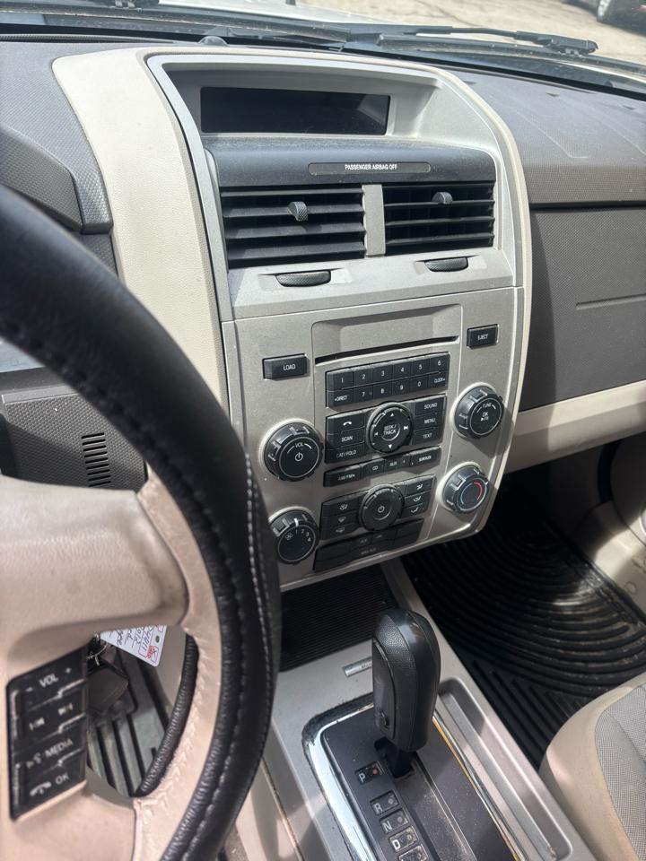 Ford Escape XLT FWD 2012