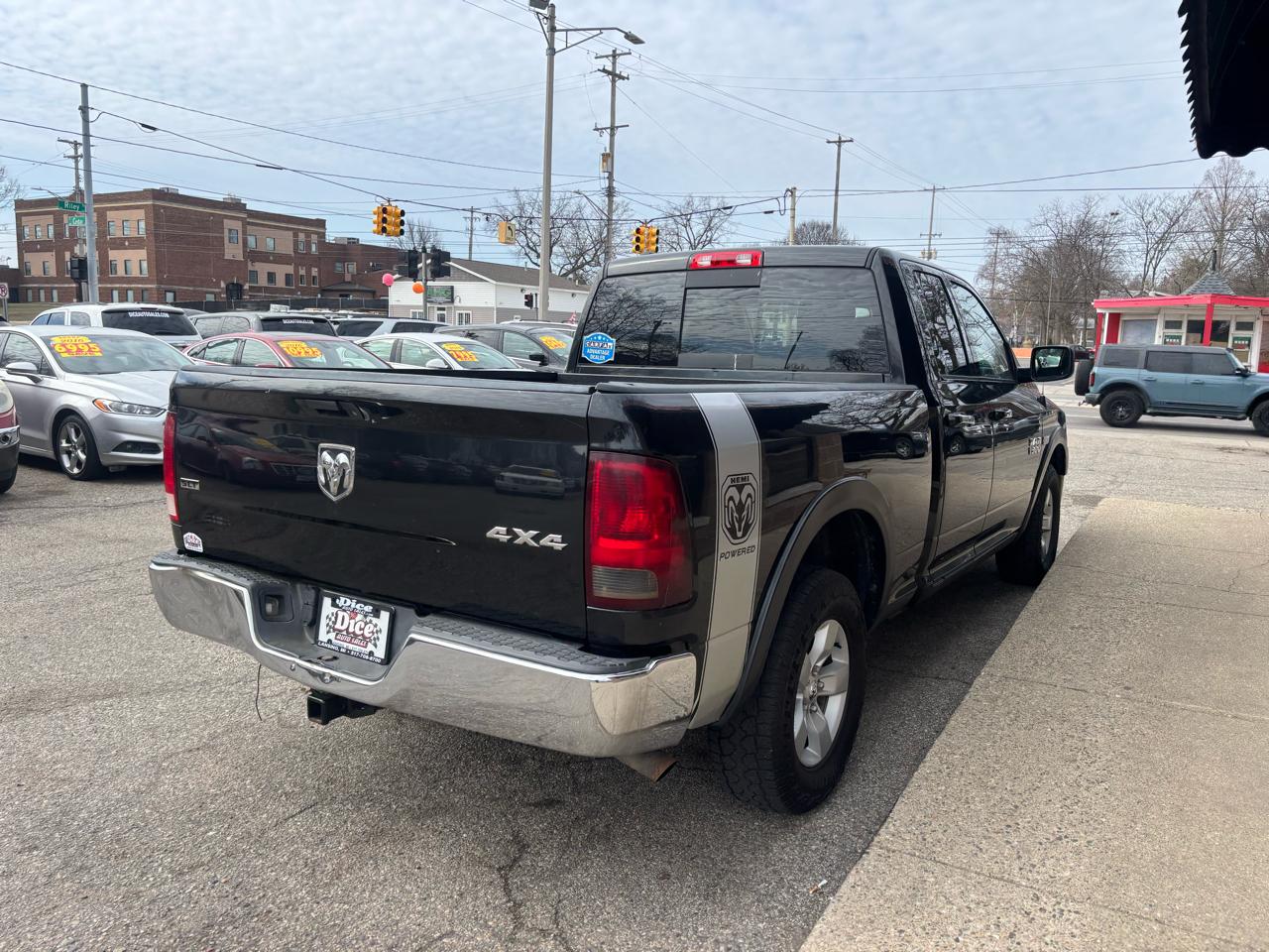 RAM 1500 SLT Quad Cab 4WD 2018