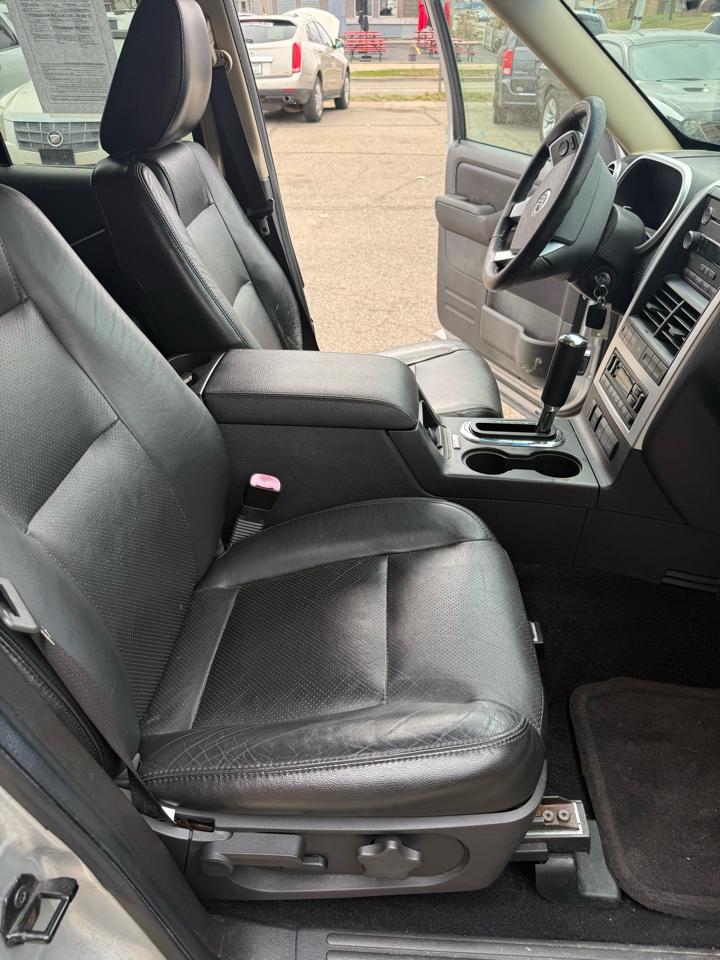 Mercury Mountaineer Premier 4.0L 2WD 2010