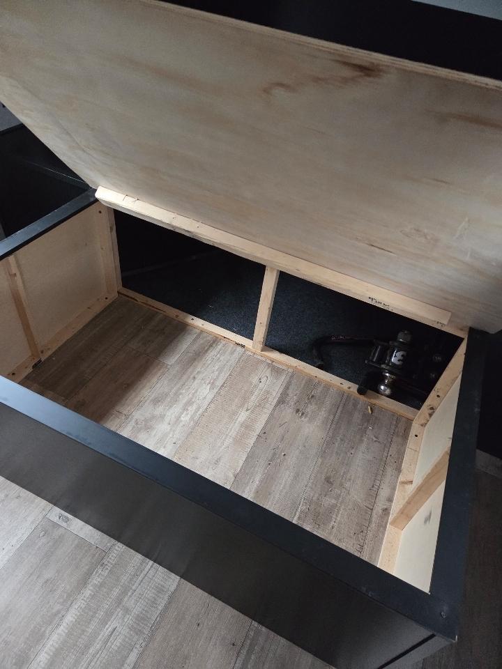 Forest River Grey Wolf Base 2022