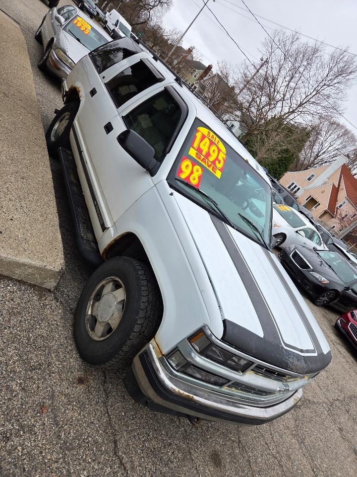 Chevrolet Tahoe 4-Door 4WD 1998