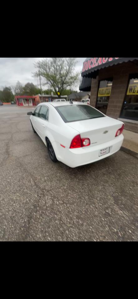 Chevrolet Malibu LS 2012