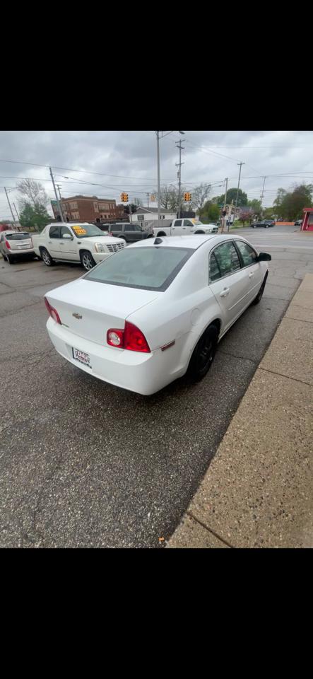Chevrolet Malibu LS 2012