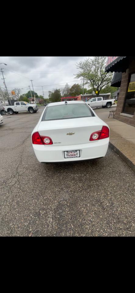 Chevrolet Malibu LS 2012