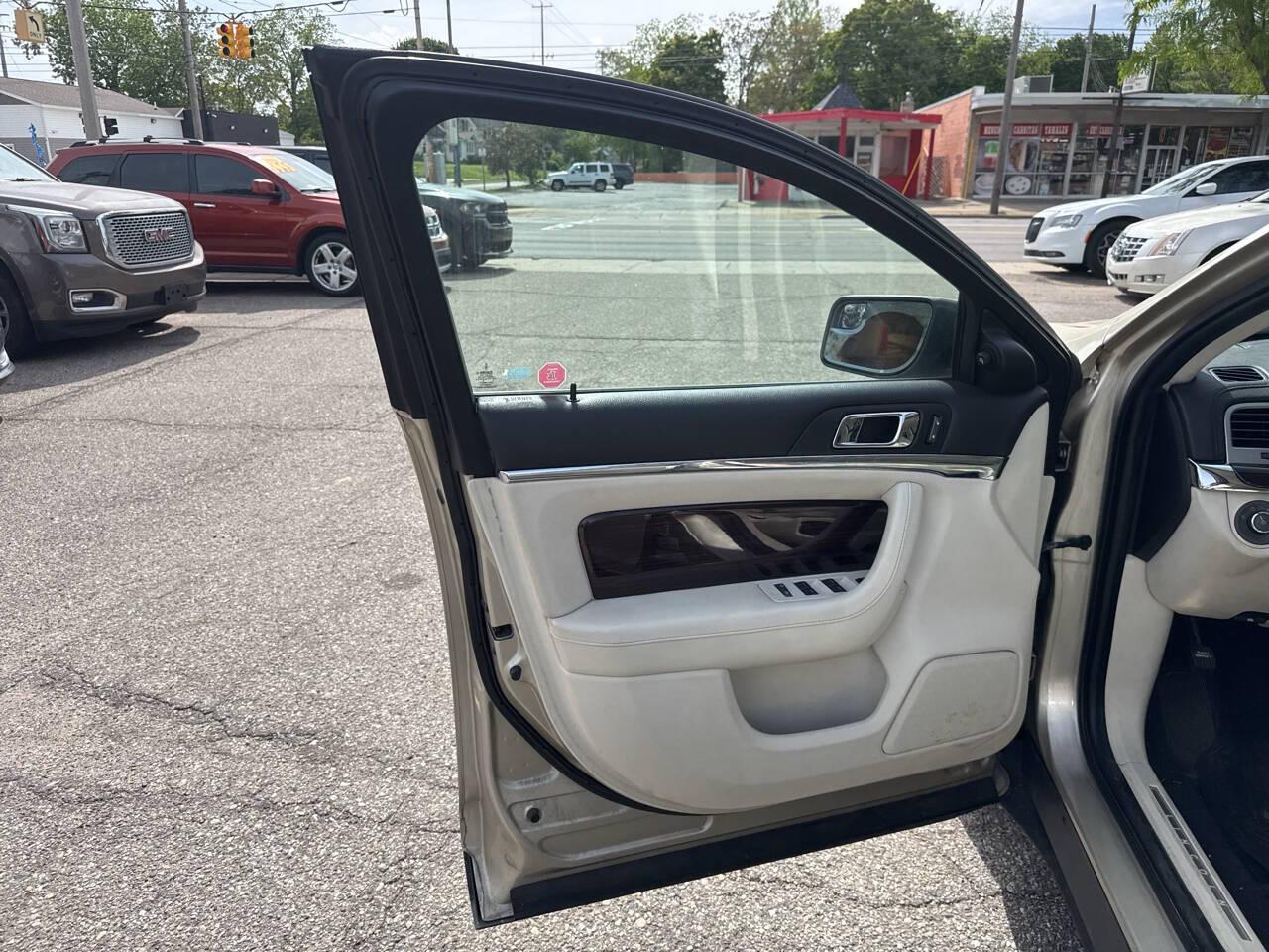 Lincoln MKS 3.7L FWD 2010