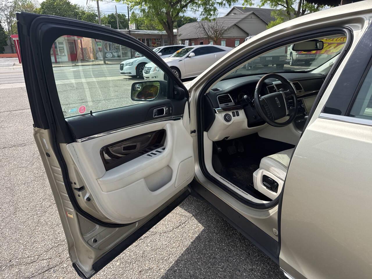 Lincoln MKS 3.7L FWD 2010