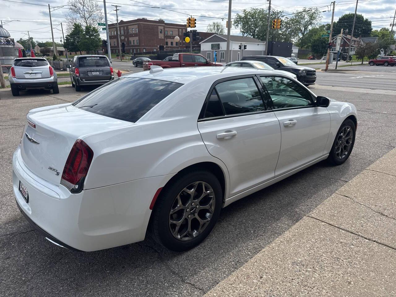 Chrysler 300 S V6 AWD 2015