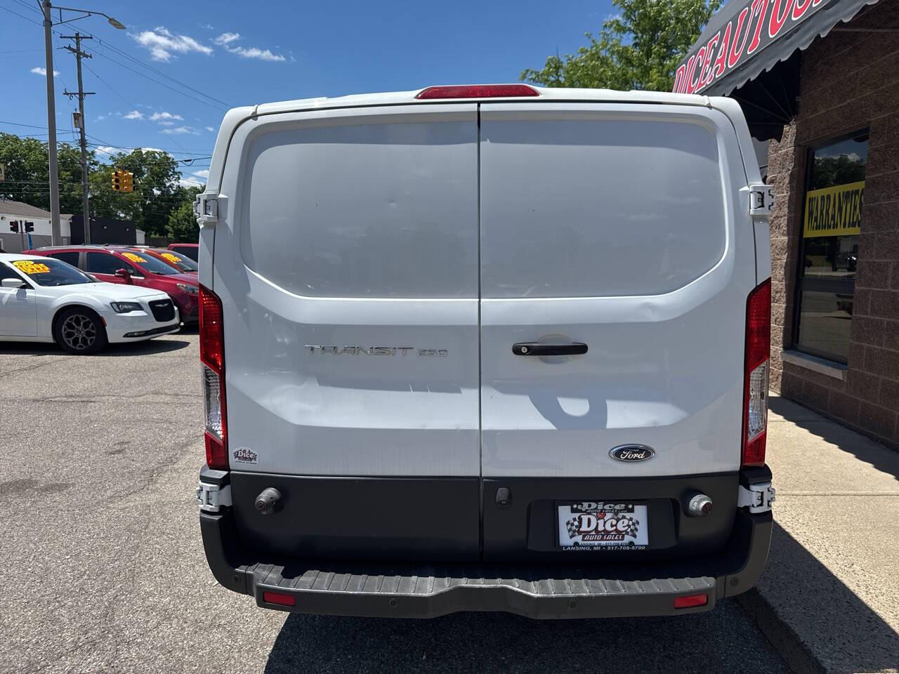 Ford Transit 250 Van Low Roof 60/40 Pass. 148-in. WB 2018