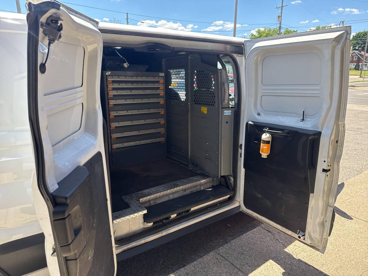 Ford Transit 250 Van Low Roof 60/40 Pass. 148-in. WB 2018