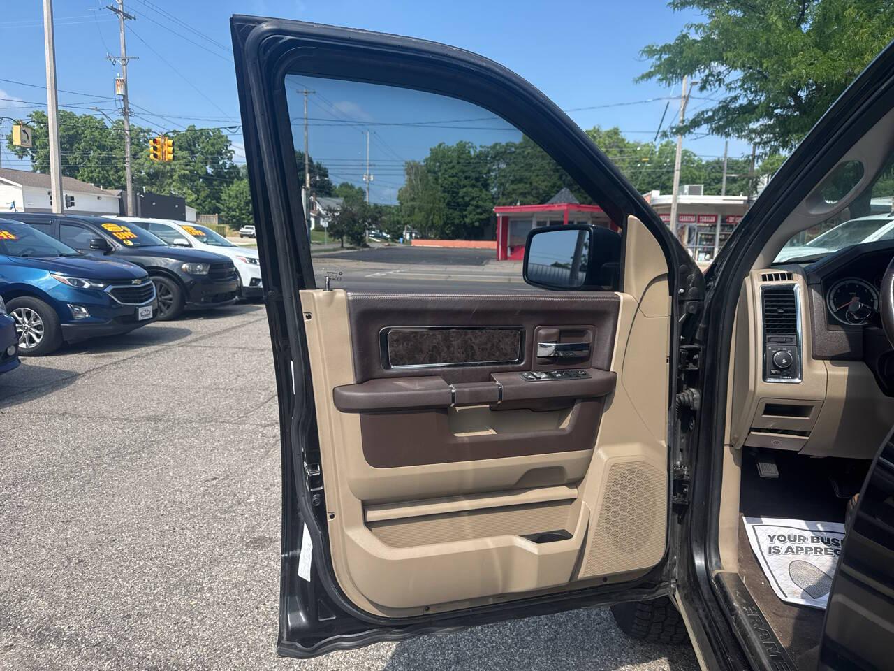 RAM 1500 Sport Crew Cab 4WD 2011