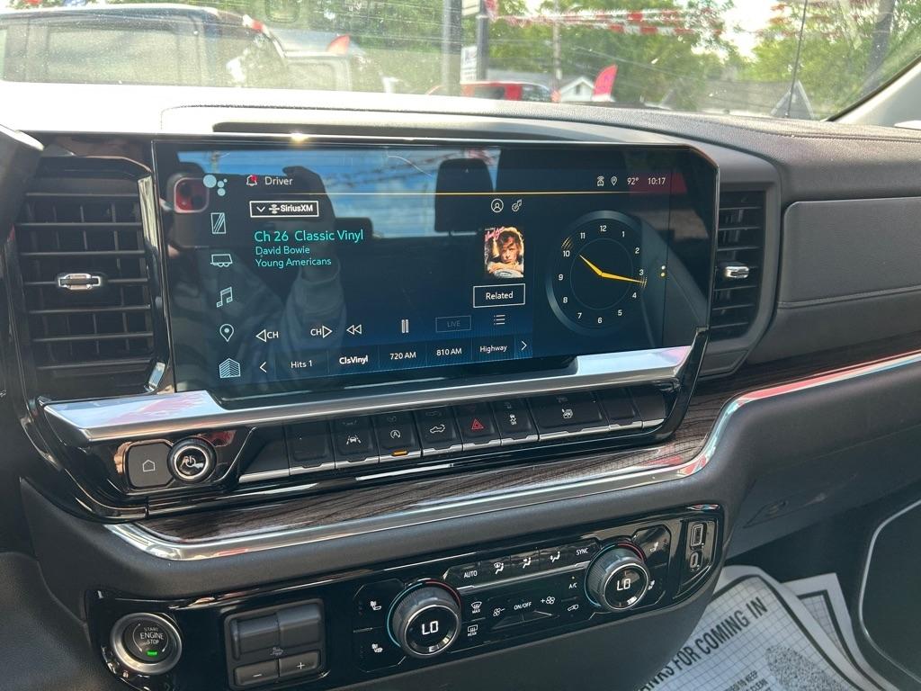 Chevrolet Silverado 1500 4WD Crew Cab 157" LT 2023