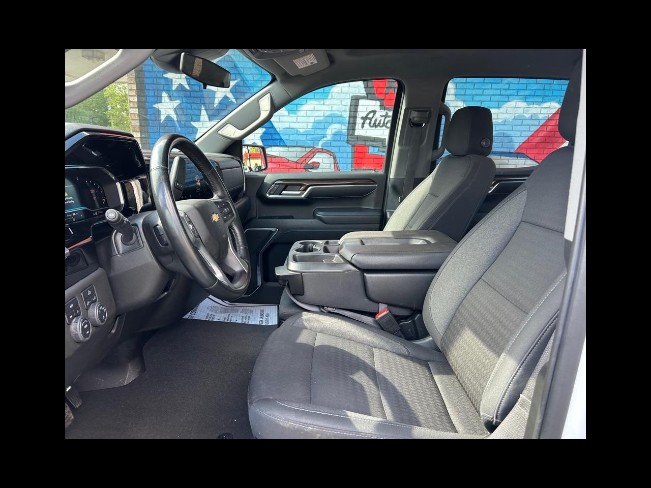 Chevrolet Silverado 1500 4WD Crew Cab 157" LT 2023